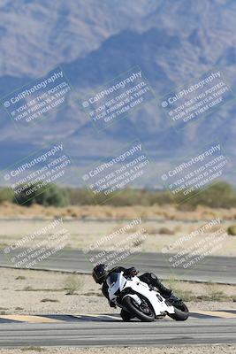 media/Nov-16-2025-Race Pace (Sun) [[8c5fa54630]]/Non Verified Riders (1st 20 Minutes)/4-Turn 16 (1116am)/